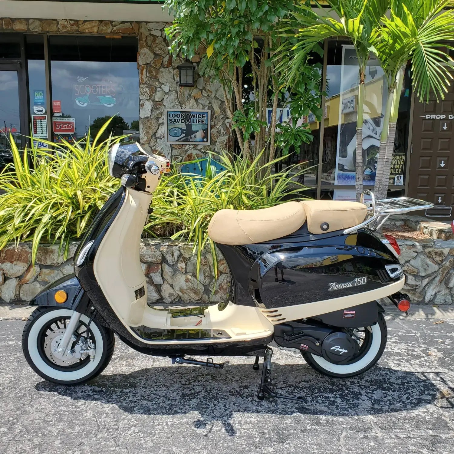 Amigo Avenza 50cc Scooter Fully Assembled