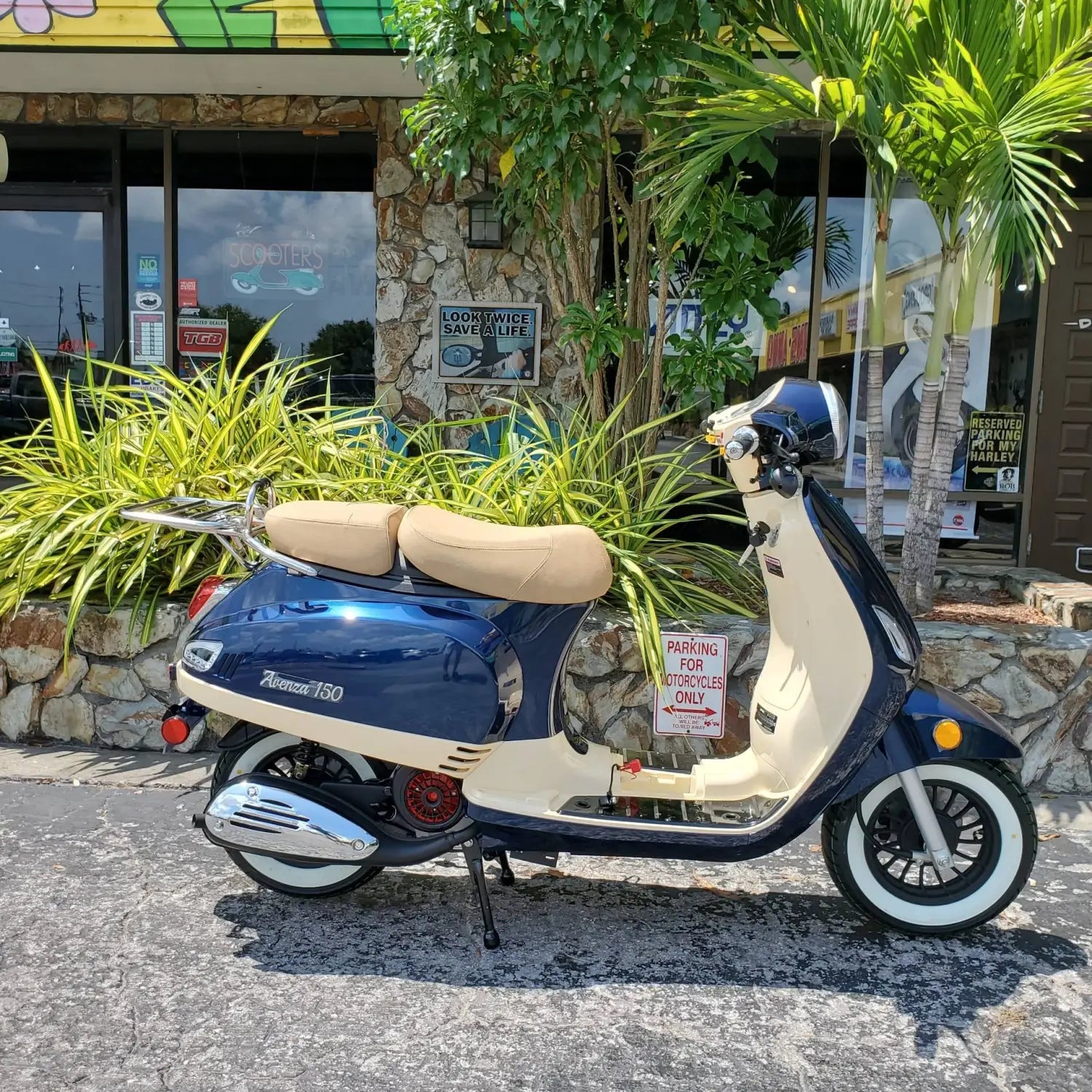 Amigo Avenza 50cc Scooter Fully Assembled
