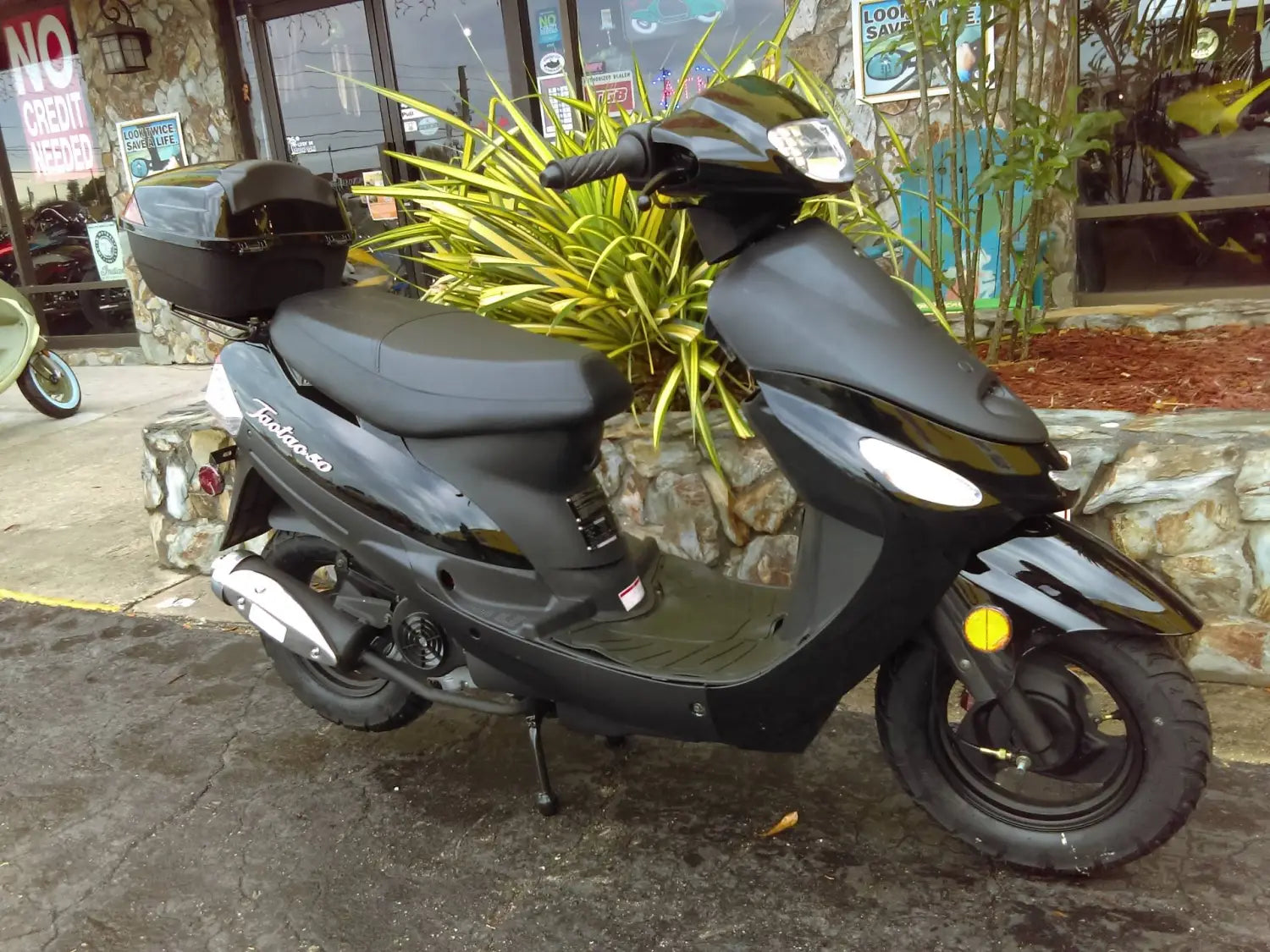 TaoMotor Blitz 50cc Scooter